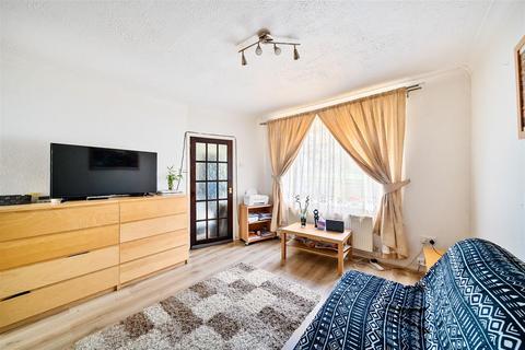 2 bedroom terraced house for sale, Torworth Road, Borehamwood