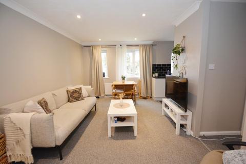 1 bedroom maisonette for sale, Barnaby Close, Harrow, HA2 8DN