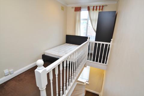 Studio to rent, Crantock Road Catford SE6