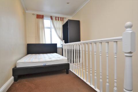 Studio to rent, Crantock Road Catford SE6