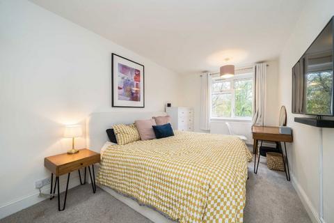 2 bedroom flat for sale, Vermont Road, London SW18