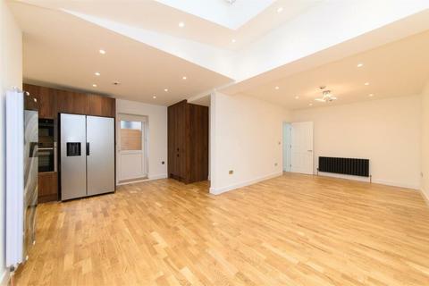 6 bedroom semi-detached house to rent, Addington Drive,  North Finchley,  N12