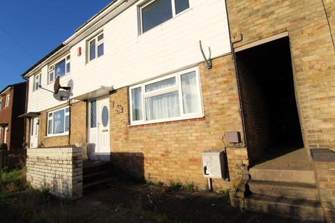 3 bedroom terraced house to rent, Newhall, DE11