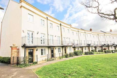 4 bedroom end of terrace house to rent, Borders Crescent, Loughton, IG10