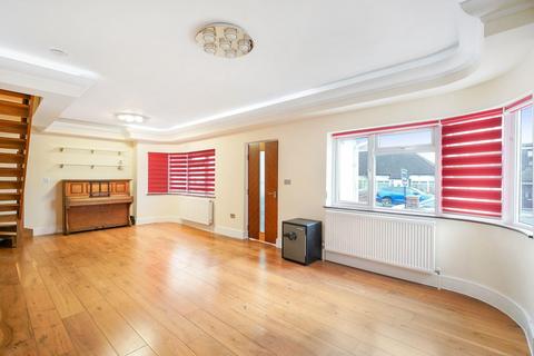 3 bedroom bungalow for sale, Blair Avenue, Kingsbury, NW9