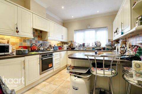 4 bedroom bungalow for sale, The Street, Clacton-On-Sea