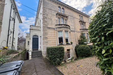 2 bedroom apartment to rent, Chertsey Road, Somerset BS6