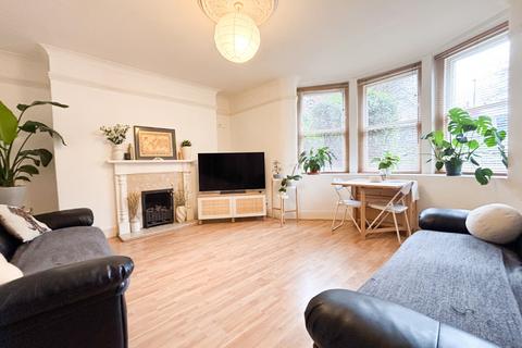 2 bedroom apartment to rent, Chertsey Road, Somerset BS6