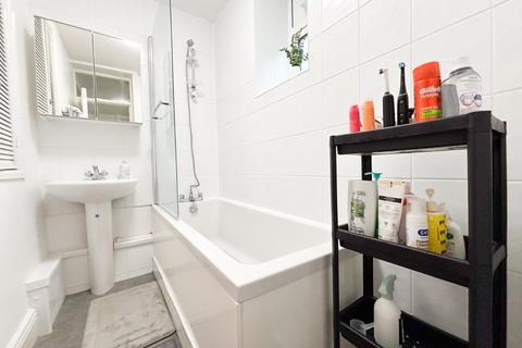2 bedroom apartment to rent, Chertsey Road, Somerset BS6