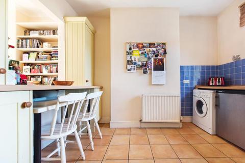 2 bedroom flat to rent, Branksome Road, SW2