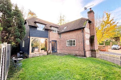 4 bedroom detached house for sale, Crown Lane, Basingstoke RG24