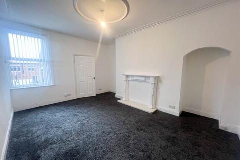 2 bedroom flat to rent, Talbot Road, South Shields