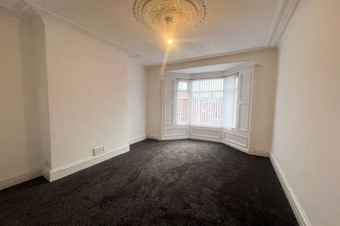 2 bedroom flat to rent, Talbot Road, South Shields