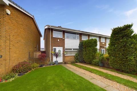 3 bedroom end of terrace house for sale, Bramble Drive, Nottingham NG3