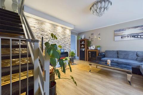 8 Bramble Drive, Carlton, Nottingham, NG3 6NE