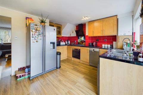 8 Bramble Drive, Carlton, Nottingham, NG3 6NE