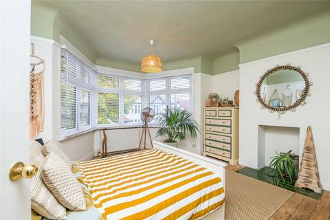 57 Elm Grove, Thorpe Bay, Southend-on-sea, SS1 3EY