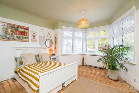 57 Elm Grove, Thorpe Bay, Southend-on-sea, SS1 3EY