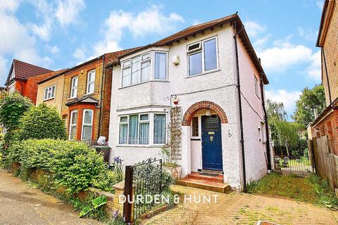 Turpins Lane, Woodford Green, IG8