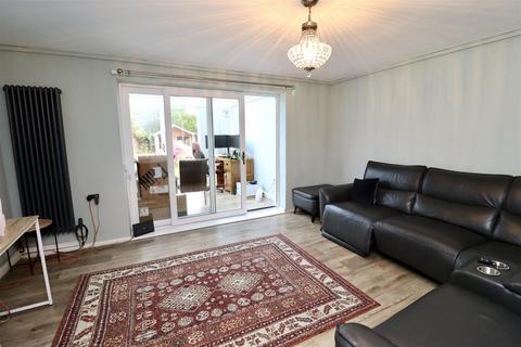 2 bedroom flat for sale, Southgate, Market Weighton, York