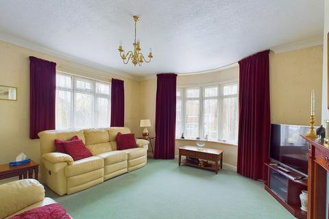 2 bedroom detached bungalow for sale, Alfriston Road, Worthing, BN14 7QS