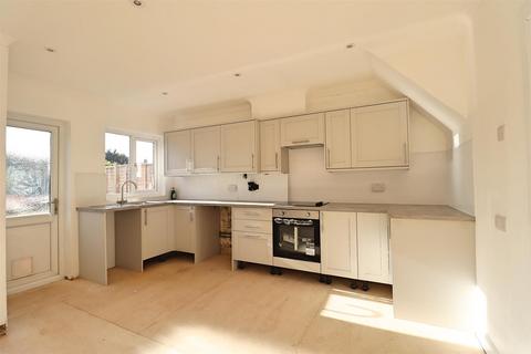 2 bedroom end of terrace house to rent, Buckwoods Road, Braintree