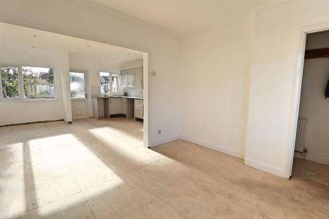 2 bedroom end of terrace house to rent, Buckwoods Road, Braintree