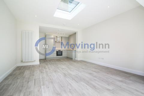 2 bedroom flat to rent, Birdhurst Road, South Croydon, Surrey, CR2