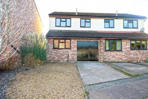 3 bedroom semi-detached house for sale, Holmfirth Close, Hereford