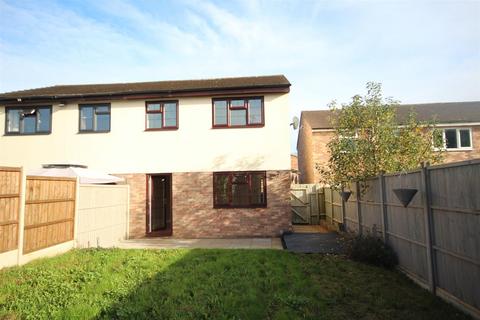 3 bedroom semi-detached house for sale, Holmfirth Close, Hereford