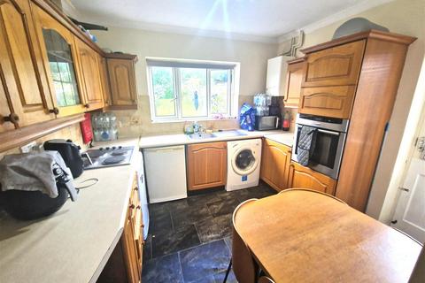 undefined, Hales Drive, Canterbury, Canterbury