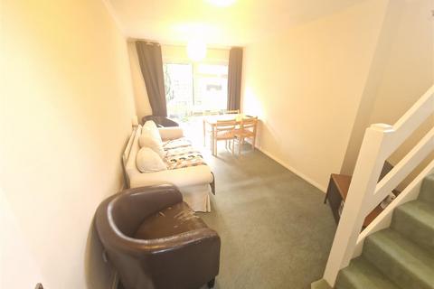 4 bedroom end of terrace house to rent, St Michaels Place, Canterbury, Canterbury