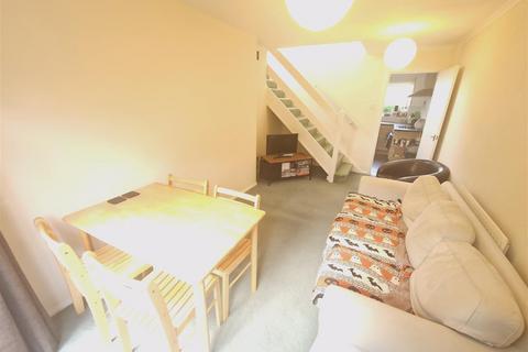 4 bedroom end of terrace house to rent, St Michaels Place, Canterbury, Canterbury