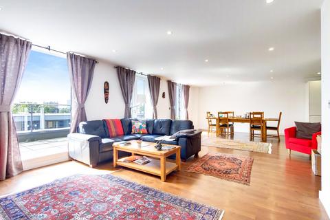 3 bedroom penthouse to rent, Wharf Street London SE8