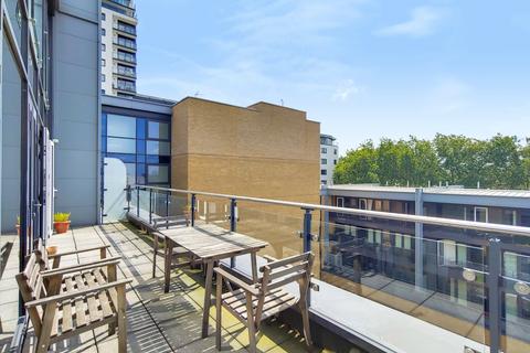 3 bedroom penthouse to rent, Wharf Street London SE8