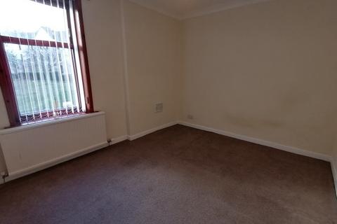 2 bedroom flat to rent, Moncur Crescent, Coldside, Dundee, DD3