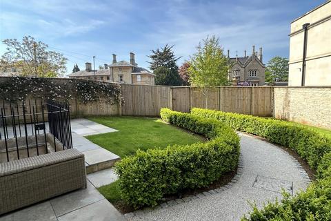 6 bedroom house to rent, Weston Park, Bath BA1