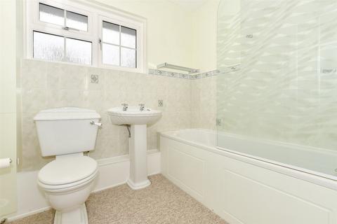 Flat, 8 Wickhurst Gardens, Broadbridge Heath, Horsham, RH12 3LE