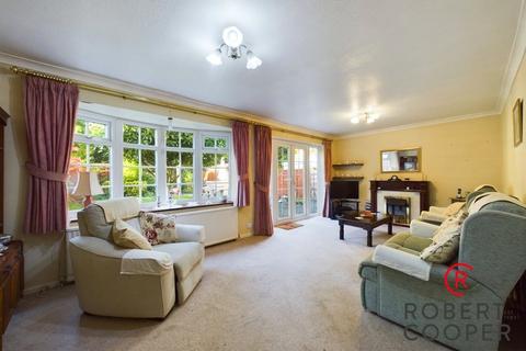 3 bedroom bungalow for sale, Linden Avenue, Ruislip, HA4