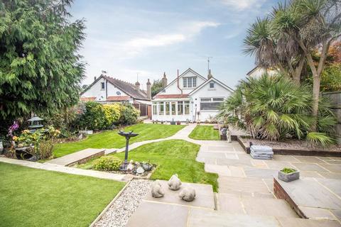 4 bedroom detached bungalow for sale, South Avenue, Southend-on-Sea SS2