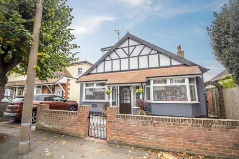 4 bedroom detached bungalow for sale, South Avenue, Southend-on-Sea SS2