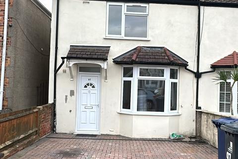 4 bedroom semi-detached house to rent, Hill Rise, Greenford UB6