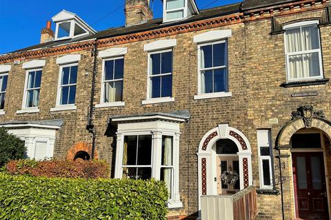 5 bedroom terraced house for sale, Hallgate, Cottingham