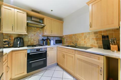 2 bedroom flat to rent, Chaucer Way, Wimbledon SW19