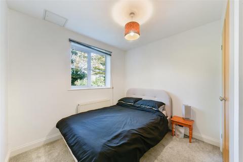 2 bedroom flat to rent, Chaucer Way, Wimbledon SW19