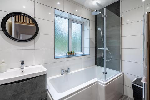 19 Baronsway, Leeds, LS15 7AW