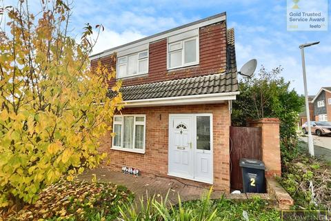 3 bedroom semi-detached house to rent, Fairleigh Road, Basildon