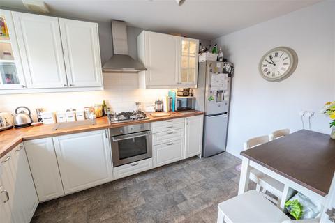 2 bedroom house for sale, Wharf Street, Warwick