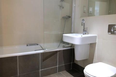 2 bedroom flat to rent, Basilica, 2 King Charles Street, Leeds