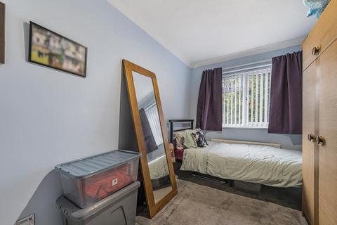 2 bedroom flat for sale, Wokingham,  Berkshire,  RG41